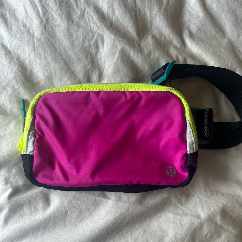Lululemon Everywhere Belt Bag (1 L)
